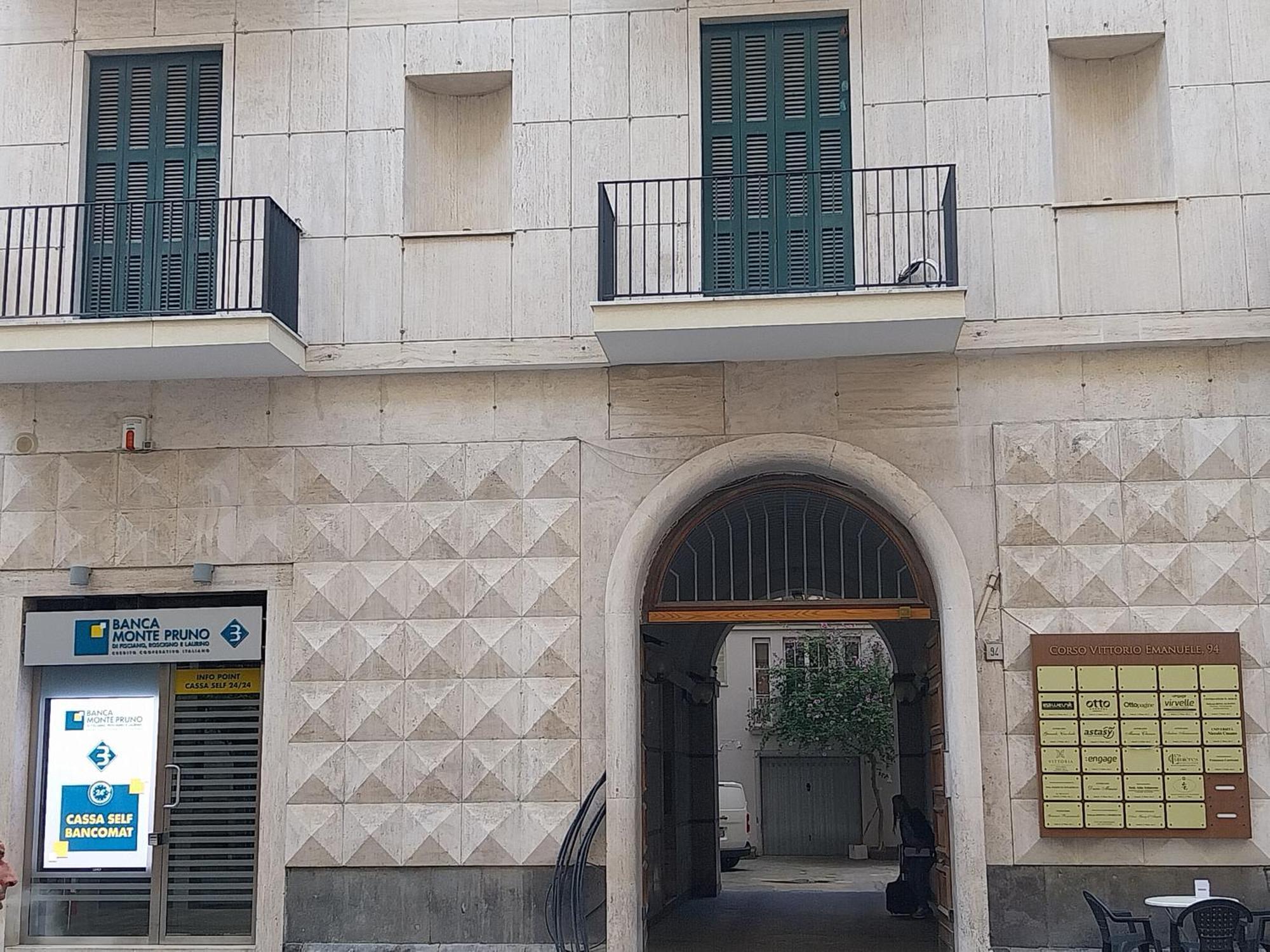 Casa Vacanza La Maison De Losyram Art Salerno Exterior foto
